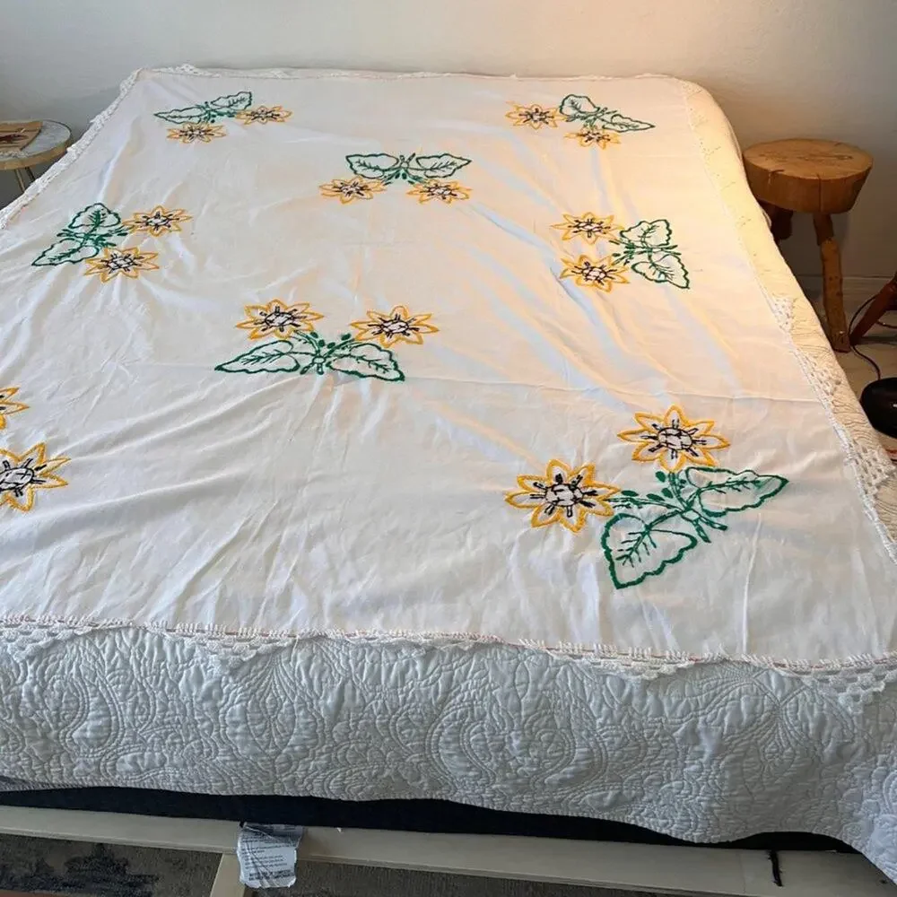Vintage  handmade multicolor Flora  Embroidery  TableCloth